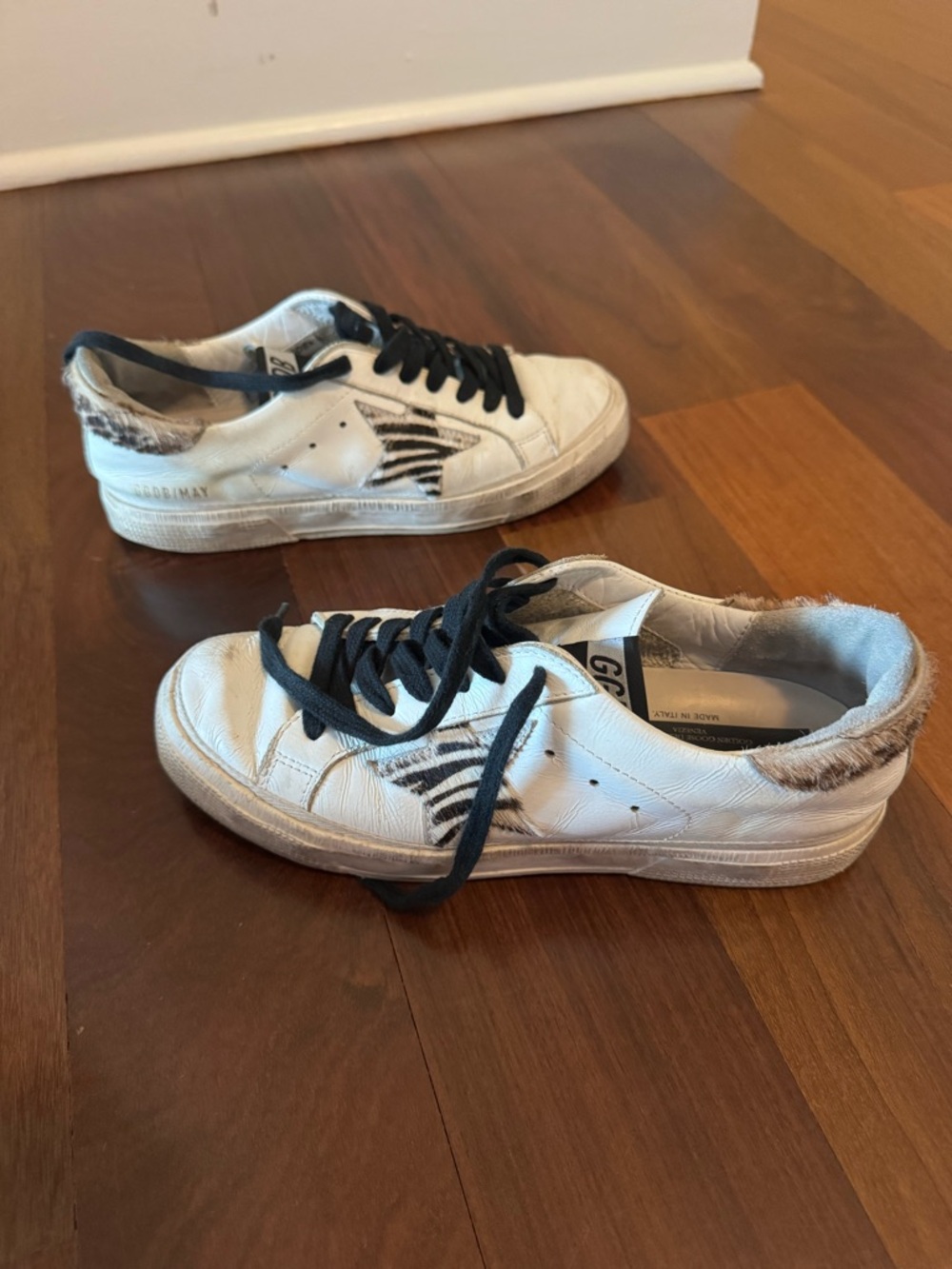 Golden Goose Super Star Leather Low-Top Sneakers with Black Laces - Picture 5 of 7